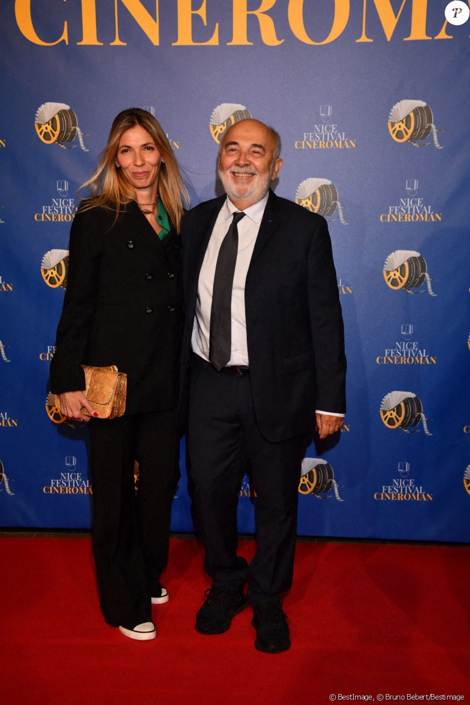 Gérard Jugnot et sa femme Patricia Campi lors de la quatrième soirée de la 3ème édition du Festival Cinéroman à Nice, France, le 23 octobre 2021. © Bruno Bebert/Bestimage   