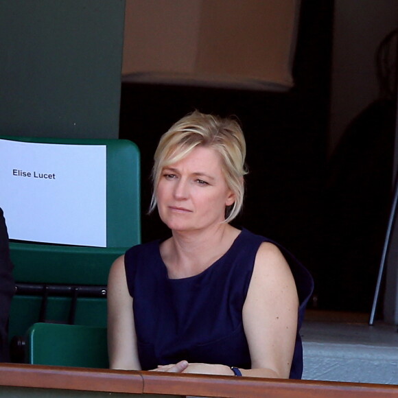 Anne-Elisabeth Lemoine - Personnalités dans les tribunes lors des internationaux de France de Roland Garros à Paris. Le 10 juin 2017. © Jacovides - Moreau / Bestimage