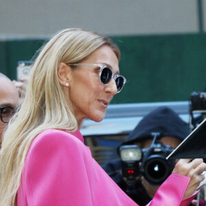 Celine Dion a choisi de s'habiller en rose pour la Journée Internationale pour les Droits des Femmes à New York le 7 mars 2020. 
