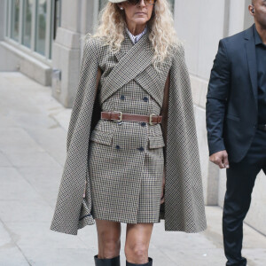 Céline Dion prend la pose pour les photographes à New York, le 5 mars 2020. 