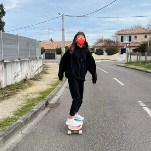 Laure Manaudou : sa fille Manon, adolescente immense, et toujours passionnée de skate