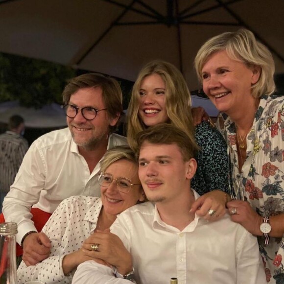 Laurent Romejko avec ses enfants Mathilde et Louis, ainsi que sa femme Sylvie
