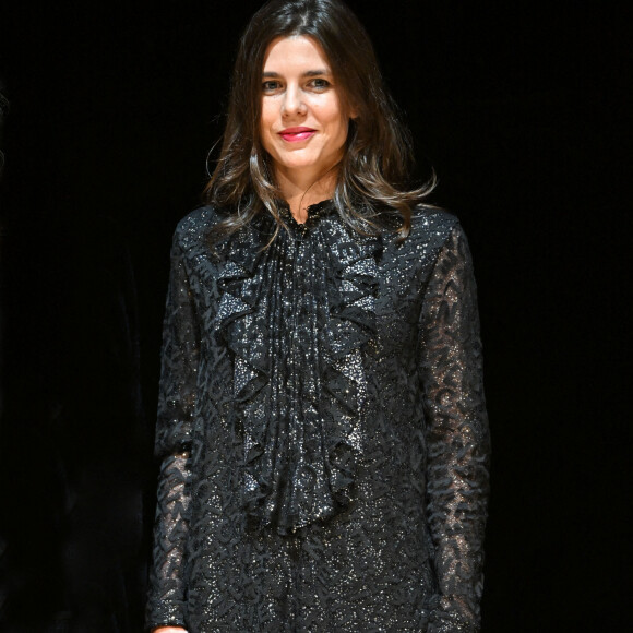 Charlotte Casiraghi durant la cérémonie de proclamation de l'édition 2022 des Prix de la Fondation Prince Pierre à l'opéra Garnier à Monaco, le 11 octobre 2022. Le palmarès 2022 est : le Tremplin Musical 2022 pour Kyiv Symphony Orchestra, le Coup de Coeur des Jeunes Mélomanes 2022 va à York Holler pour son oeuvre Viola Concerto (2016-2017), le Prix Littéraire 2022 est décerné à Vénus Khoury Ghata, la Bourse de la Découverte 2022 va à Thomas Louis, pour son roman Les chiens de faïence (éditions de la Martinière), le Coup de Coeur des Lycéens 2022 à Marie Vingtras, pour son roman Blizzard (éditions de l'Olivier), le Prix International d'Art Contemporain pour Christine Sun Kim, pour son oeuvre The Star Spangled Banner (2020), la Bourse de Recherche pour l'Art Contemporain va à DARR - Decolonizing Architecture Art Research (Sandi Hilal et Alessandro Petti), et le Prix de la Principauté, en partenariat avec les Rencontres Philosophiques de Monaco et la Fondation Prince Pierre va à Philippe Descola, pour l'ensemble de son oeuvre. © Bruno Bebert / Bestimage