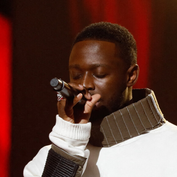 Exclusif - Dadju chante son tube "Saigne" - Enregistrement de l'émission "M6 sur son 31", présentée par E.Gossuin et diffusée le 31 décembre sur M6 © Christophe Clovis / Bestimage