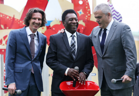 Le roi Pelé lance le compte à rebours de la coupe du monde de football qui se déroulera en Russie en 2018, le 16 juin 2017