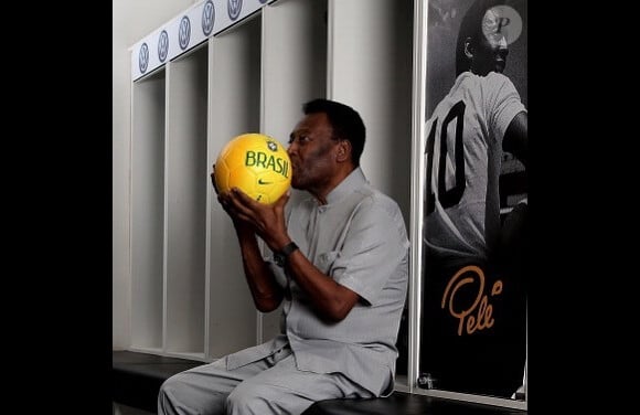 Archives de Pelé, Instagram