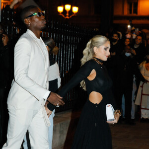 Paul Pogba et sa femme Maria Zulay Salaues - Arrivées et sorties du défilé Off-White Femme Automne/hiver 2022/2023 au palais Brongniart à Paris, France, le 28 février 2022. © Veeren-Christophe Clovis / Bestimage