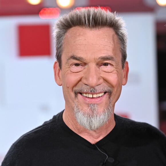 Info - Florent Pagny fête ses 60 ans le 6 novembre - Exclusif - Florent Pagny - Enregistrement de l'émission "Vivement Dimanche" présentée par M.Drucker et diffusée le 31 octobre sur France 2. Le 27 octobre 2021 © Guillaume Gaffiot / Bestimage