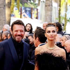 Info du 08/08/2022 (Samuel Le Bihan annonce sa rupture avec sa compagne Stefania Christian) - Samuel Le Bihan et sa compagne Stefania Cristian - Montée des marches pour la cérémonie de clôture du 75ème Festival International du Film de Cannes. Le 28 mai 2022 © Dominique Jacovides / Bestimage 