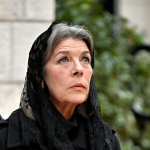 Caroline de Hanovre - Arrivées aux obsèques de l'ancien archevêque de la principauté de Monaco, Bernard Barsi en la cathédrale de Monaco le 4 janvier 2023. © Bruno Bebert/Bestimage