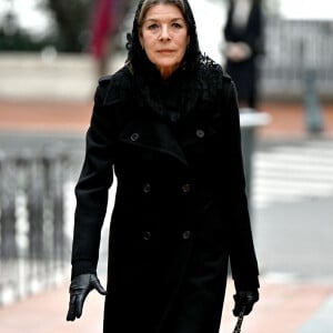 Caroline de Monaco - Arrivées aux obsèques de l'ancien archevêque de la principauté de Monaco, Bernard Barsi en la cathédrale de Monaco le 4 janvier 2023. © Bruno Bebert/Bestimage