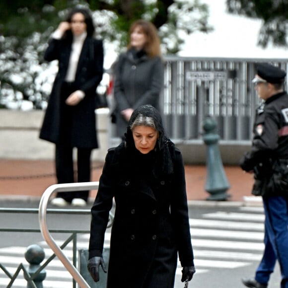 Caroline de Monaco - Arrivées aux obsèques de l'ancien archevêque de la principauté de Monaco, Bernard Barsi en la cathédrale de Monaco le 4 janvier 2023. © Bruno Bebert/Bestimage