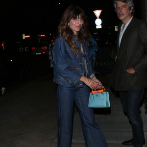 Exclusif - Lou Doillon arrive à son hôtel à Milan, le 25 septembre 2021.  Milan, ITALY - EXCLUSIVE - French Singer, Lou Doillon arrives back at her hotel in Milan, Italy on September 25th 2021. 