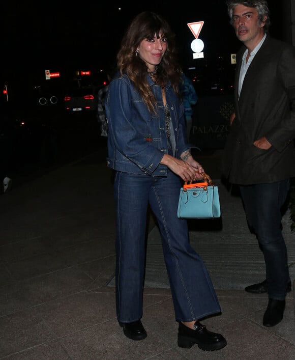 Exclusif - Lou Doillon arrive à son hôtel à Milan, le 25 septembre 2021.  Milan, ITALY - EXCLUSIVE - French Singer, Lou Doillon arrives back at her hotel in Milan, Italy on September 25th 2021. 