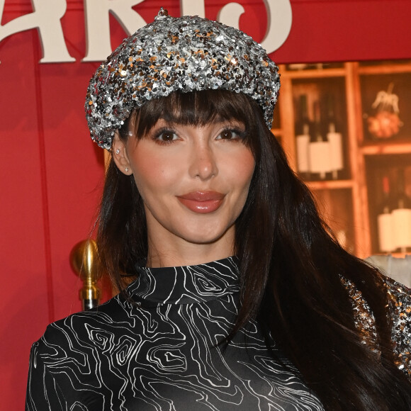 Nabilla (Benattia) Vergara - Avant-première du film Netflix "Emily in Paris" saison 3 au Théâtre des Champs Elysées à Paris le 6 décembre 2022. © Coadic Guirec/Bestimage 