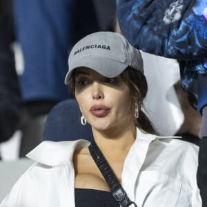 Nabilla Vergara (enceinte) - Les célébrités assistent à la victoire du Real Madrid face à Liverpool (1-0) en finale de la Ligue des Champions au stade de France, le 28 mai 2022. © Cyril Moreau / Bestimage Merci de flouter le visage des enfants avant parution. 