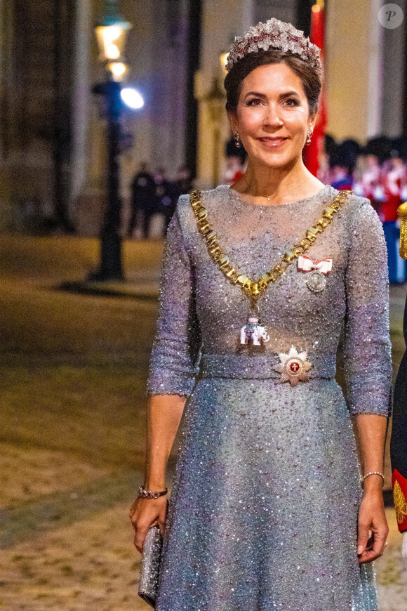La princesse Mary de Danemark - La famille royale de Danemark arrive au dîner de Nouvel An au palais d'Amalienborg de Copenhague, Danemark, le 1er janvier 2023. 