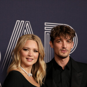 Virginie Efira et son compagnon Niels Schneider (en YSL) - Photocall de la 47ème édition de la cérémonie des César à l'Olympia à Paris, le 25 février 2022. © Borde-Jacovides/Bestimage 