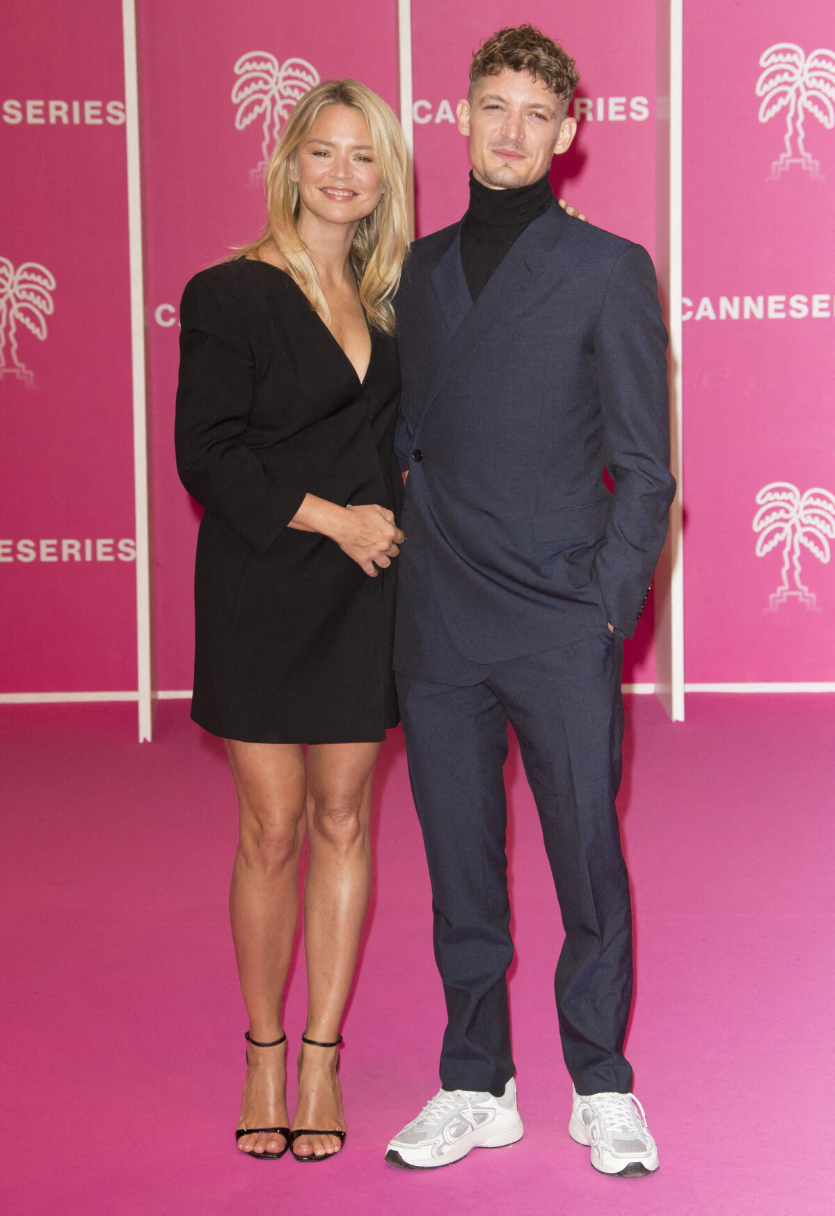 Photo : No Web - Virginie Efira Et Son Compagnon Niels Schneider Durant ...