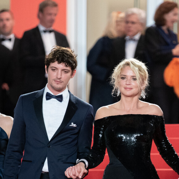 Niels Schneider et sa compagne Virginie Efira - Descente des marches du film "Sibyl" lors du 72ème Festival International du Film de Cannes. Le 24 mai 2019 © Borde / Bestimage 