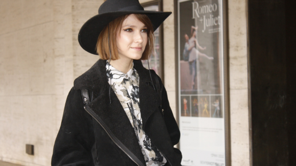 Top 3 des manteaux noirs tendances pour femme