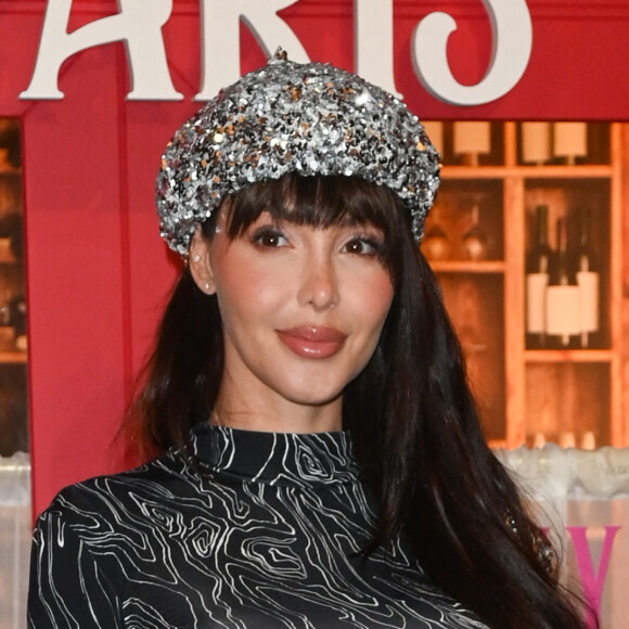 Nabilla (Benattia) Vergara - Avant-première du film Netflix "Emily in Paris" saison 3 au Théâtre des Champs Elysées à Paris le 6 décembre 2022. © Coadic Guirec/Bestimage