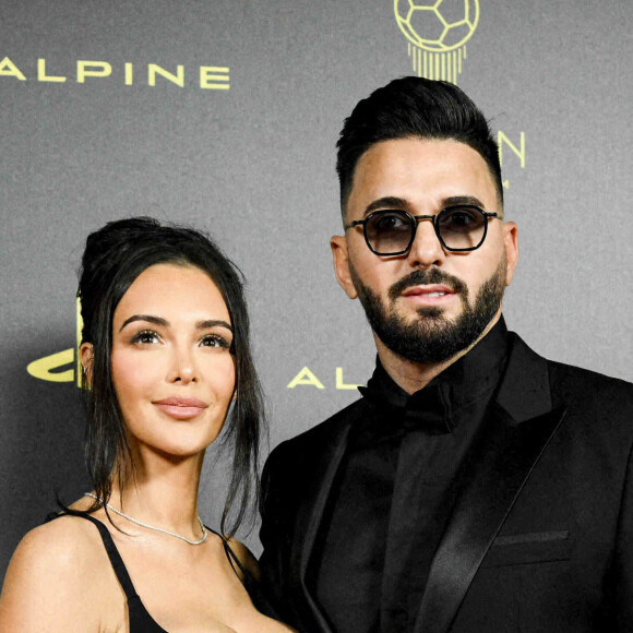 Nabilla (Benattia) et son mari Thomas Vergara au photocall de la 66ème cérémonie du Ballon d'Or au Théâtre du Chatelet à Paris le 17 octobre 2022.