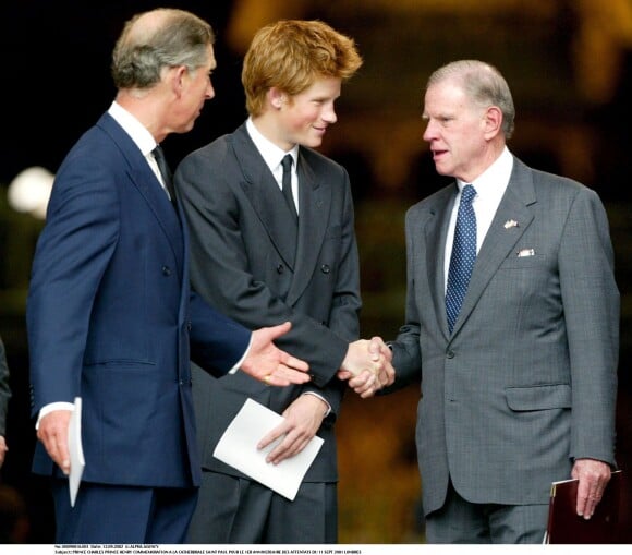 Le prince Harry à 18 ans pour le 1er anniversaire du 11 septembre 2001 à Londres.