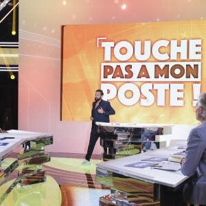 Exclusif - Benjamin Castaldi, Valérie Bénaïm, Matthieu Delormeau, Michel Drucker, Cyril Hanouna - Sur le plateau de l'émission TPMP (Touche Pas à Mon Poste) présentée en direct par C.Hanouna et diffusée sur C8 - Paris le 14/09/2022 - © Jack Tribeca / Bestimage 