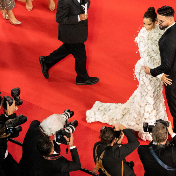 Nabilla Benattia (enceinte) et son mari Thomas Vergara - Montée des marches du film " Stars At Noon " lors du 75ème Festival International du Film de Cannes. Le 25 mai 2022 © Pool / Bestimage 
