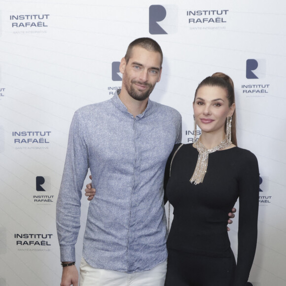 Exclusif - Camille Lacourt et sa compagne Alice Detollenaere - De nombreuses personnalités sont venues assister au dîner de gala annuel de l'Institut Rafaël-Santé intégrative au Pavillon Gabriel à Paris le 8 novembre 2022.. © Jacques Bensoussan / Bestimage