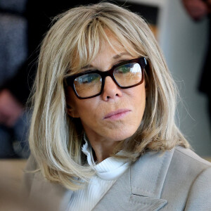 La Première Dame Brigitte Macron a visité le Lycée Français de la Nouvelle-Orléans, à l'occasion de son voyage officiel aux Etats-Unis. Elle a notamment échangé avec les élèves sur la lutte contre le harcèlement scolaire et les cyberviolences. Le 2 décembre 2022 © Dominique Jacovides / Bestimage 