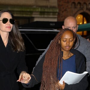 Angelina Jolie et sa fille Zahara font une sortie shopping à New York le 11 janvier 2023 