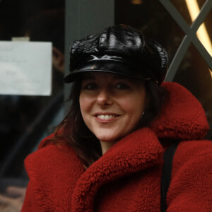 Laure Calamy - Arrivées à l'enregistrement de l'émission "Vivement Dimanche" au Studio Gabriel à Paris, France, le 10 janvier 2023, présentée par M.Drucker et diffusée le 15 janvier 2023 sur France 3. © Christophe Clovis/Bestimage