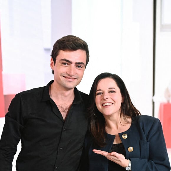Exclusif - Nathan Devers et Laure Calamy lors de l'enregistrement de l'émission "Vivement dimanche" au studio Gabriel, présentée par M.Drucker et diffusée sur France 3 le 15 janvier 2023. Paris, le 6 janvier 2023. © Guillaume Gaffiot / Bestimage