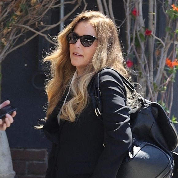 Exclusif - Lisa Marie Presley se promène avec sa fille à Los Angeles le 21 juin 2022.