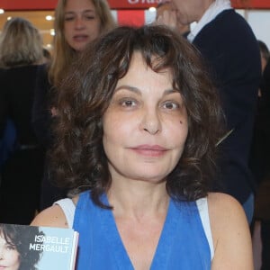 Isabelle Mergault lors de la 37ème édition du Salon du livre au parc des expositions, à la porte de Versailles, à Paris, France, le 26 mars 2017. © CVS/Bestimage