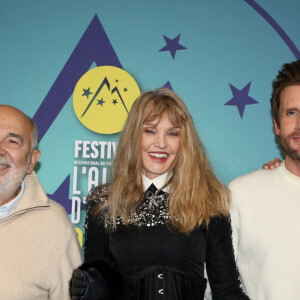 Gérard Jugnot, Arielle Dombasle, Philippe Lacheau - Cérémonie d'ouverture du 26e Festival international du film de comédie de l'Alpe d'Huez, le 16 janvier 2023. © Dominique Jacovides / Bestimage