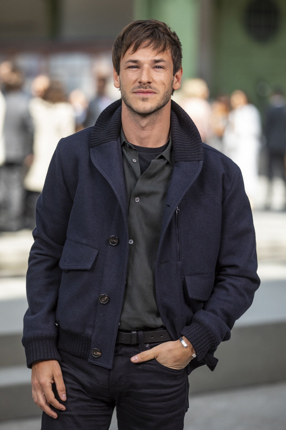 Vidéo : Gaspard Ulliel - Les célébrités au photocall du défilé "Chanel