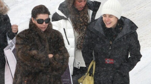 Caroline de Monaco et ses jolies filles Charlotte et Alexandra : quand elles s'éclatent au ski, c'est toujours chic !