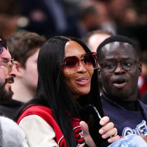 Naomi Campbell - People au match de Basketball Paris NBA 2023 entre les Pistons de Detroit et les Bulls de Chicago à l'Accor Arena Bercy le 19 janvier 2023.