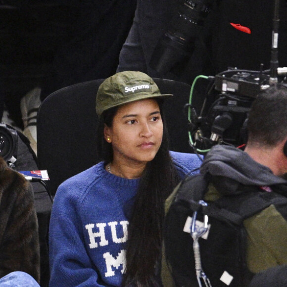 Magic Johnson et sa femme Earlitha Kelly, Pharrell Williams et sa femme Helen Lasichanh - People au match de Basketball Paris NBA 2023 entre les Pistons de Detroit et les Bulls de Chicago à l'Accor Arena Bercy le 19 janvier 2023.