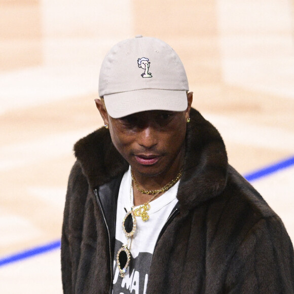Pharrell Williams - People au match de Basketball Paris NBA 2023 entre les Pistons de Detroit et les Bulls de Chicago à l'Accor Arena Bercy le 19 janvier 2023.