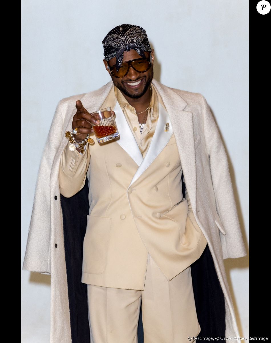 Usher - Photocall du défilé de mode Hommes "AMI" prêt-à-porter automne-hiver 2023/2024 lors de la fashion week de Paris. Le 19 janvier 2023 © Olivier Borde / Bestimage