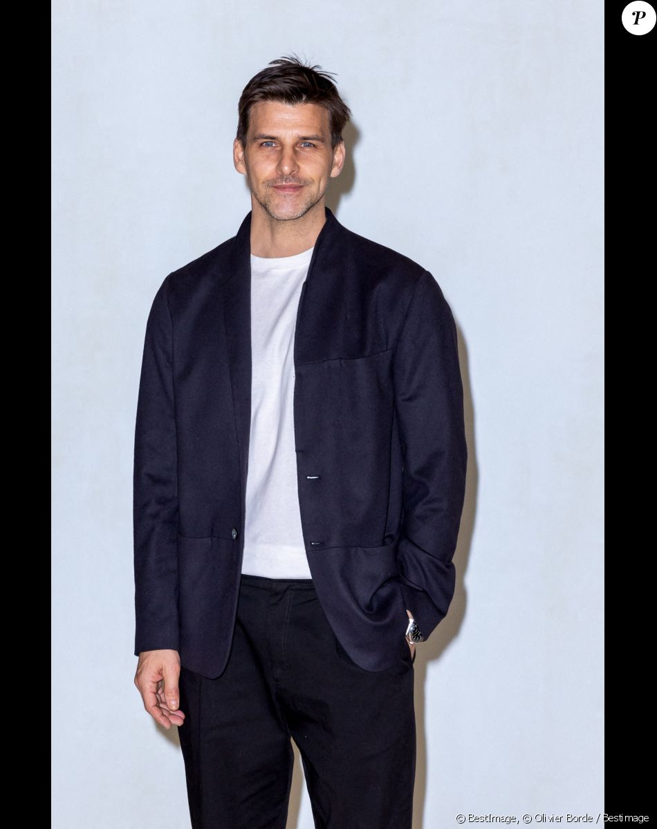 Johannes Huebl - Photocall du défilé de mode Hommes "AMI" prêt-à-porter automne-hiver 2023/2024 lors de la fashion week de Paris. Le 19 janvier 2023 © Olivier Borde / Bestimage