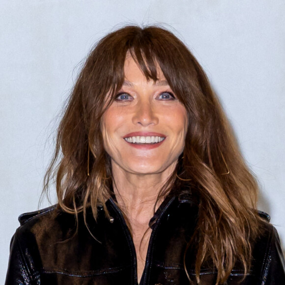 Carla Bruni - Photocall du défilé de mode Hommes "AMI" prêt-à-porter automne-hiver 2023/2024 lors de la fashion week de Paris. Le 19 janvier 2023 © Olivier Borde / Bestimage 