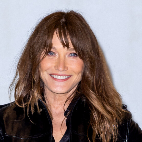 Carla Bruni - Photocall du défilé de mode Hommes "AMI" prêt-à-porter automne-hiver 2023/2024 lors de la fashion week de Paris. Le 19 janvier 2023 © Olivier Borde / Bestimage 