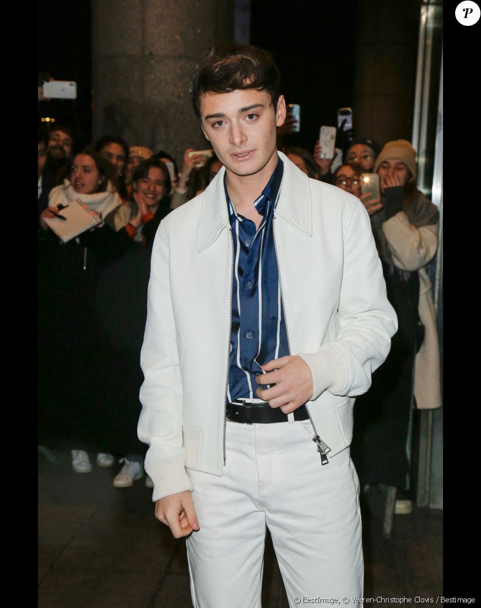 Noah Schnapp - Arrivées au défilé de mode Hommes "AMI" prêt-à-porter automne-hiver 2023/2024 lors de la fashion week de Paris. Le 19 janvier 2023 © Veeren-Christophe Clovis / Bestimage