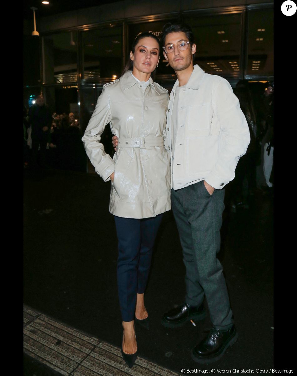 Natasha Andrews et son compagnon Pierre Niney - Arrivées au défilé de mode Hommes "AMI" prêt-à-porter automne-hiver 2023/2024 lors de la fashion week de Paris. Le 19 janvier 2023 © Veeren-Christophe Clovis / Bestimage