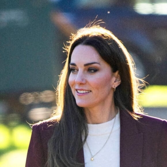 Catherine (Kate) Middleton, princesse de Galles, arrive à une réception pour l'équipe de la Ligue anglaise de rugby en fauteuil roulant en reconnaissance de son succès lors de la récente coupe du monde de la Ligue de rugby, dans la salle du jardin, au Hampton court Palace, à Londres, Royaume Uni, le 19 janvier 2023. 